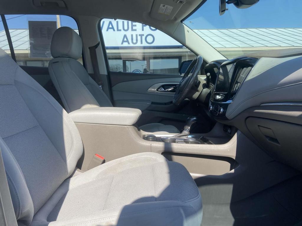 2020 Chevrolet Traverse LT photo