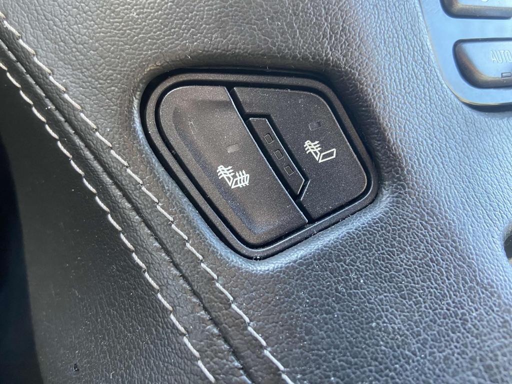 2019 Chevrolet Suburban 1500 LT photo