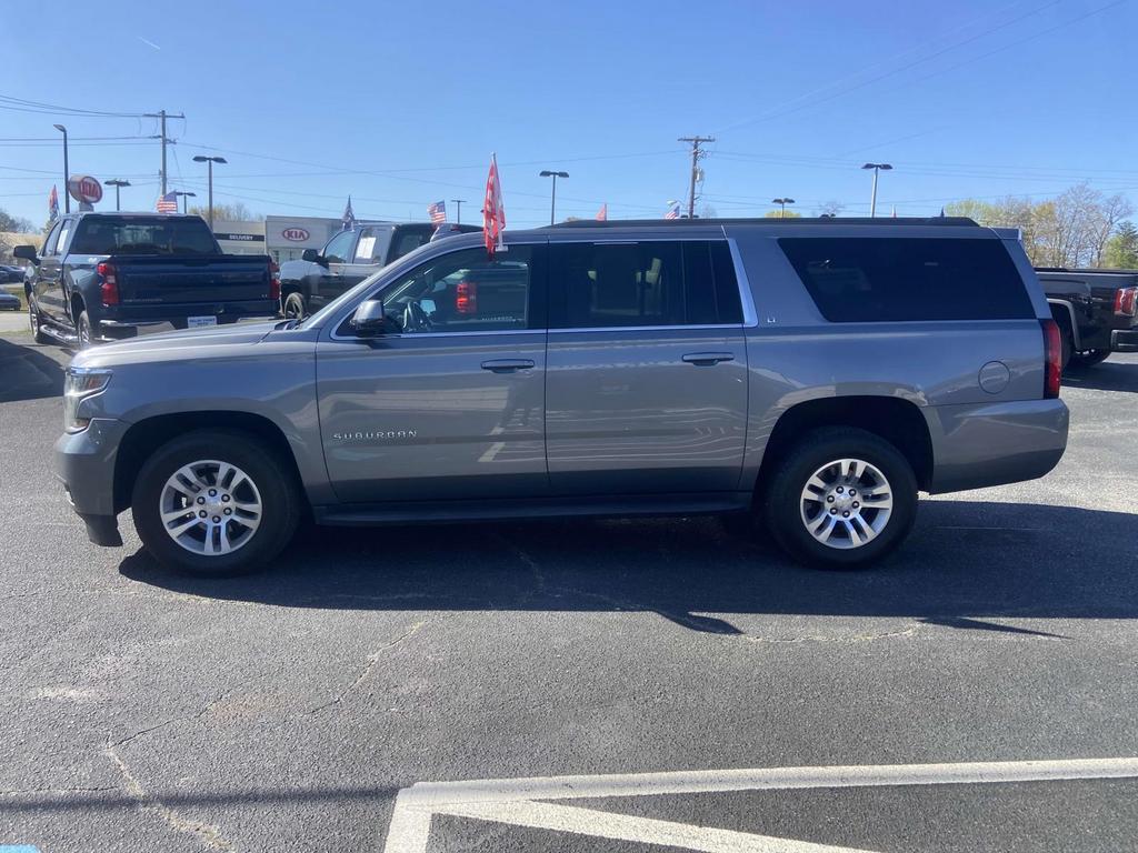 2019 Chevrolet Suburban 1500 LT photo