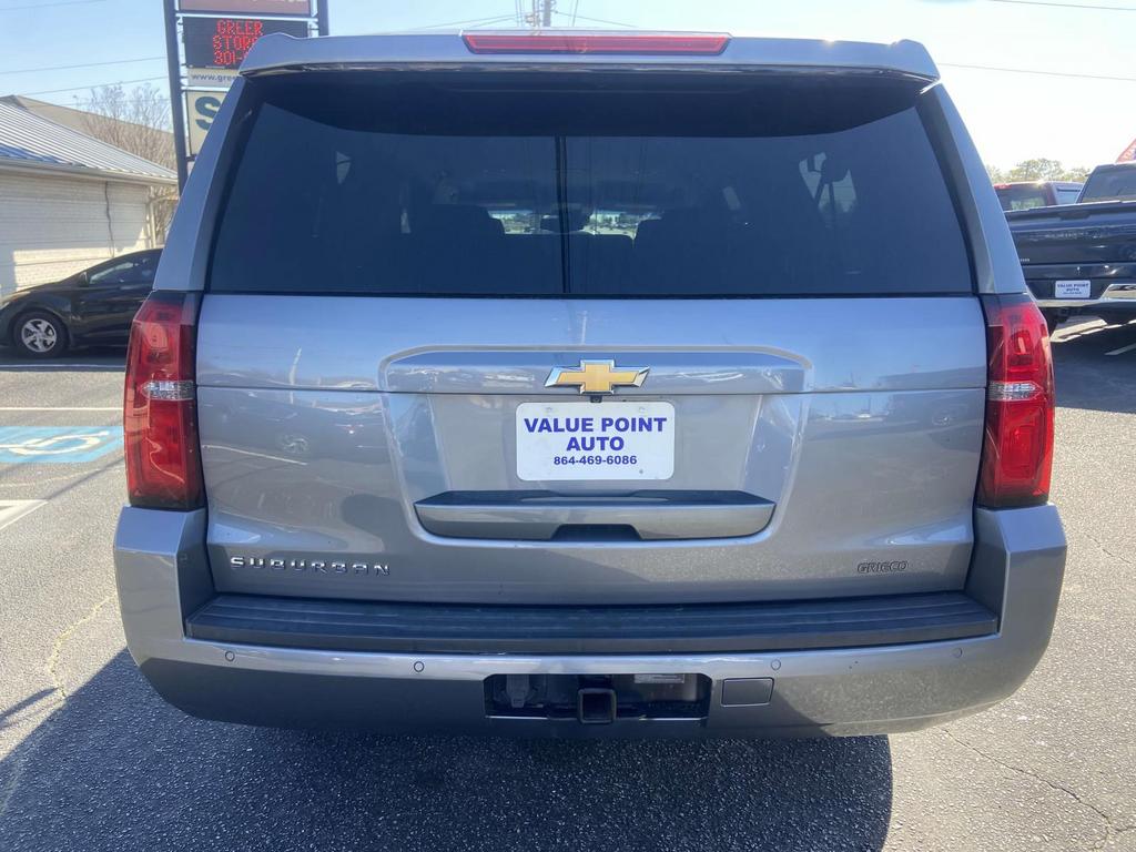2019 Chevrolet Suburban 1500 LT photo
