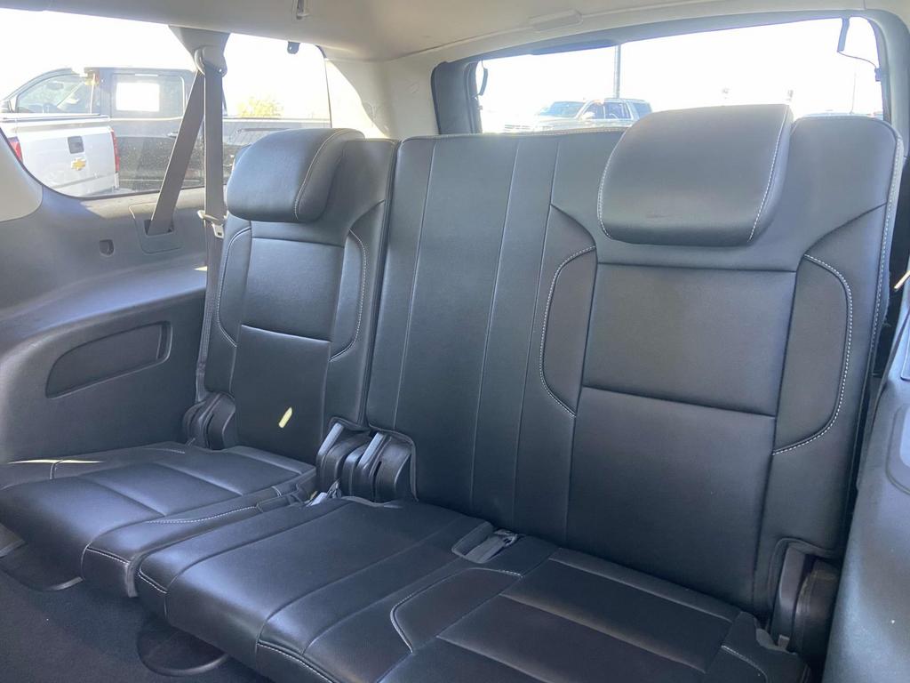 2019 Chevrolet Suburban 1500 LT photo