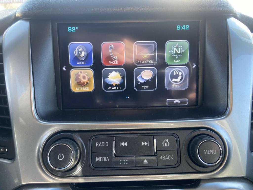 2019 Chevrolet Suburban 1500 LT photo