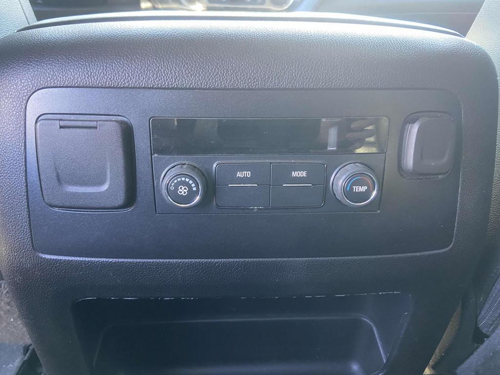2019 Chevrolet Suburban 1500 LT photo