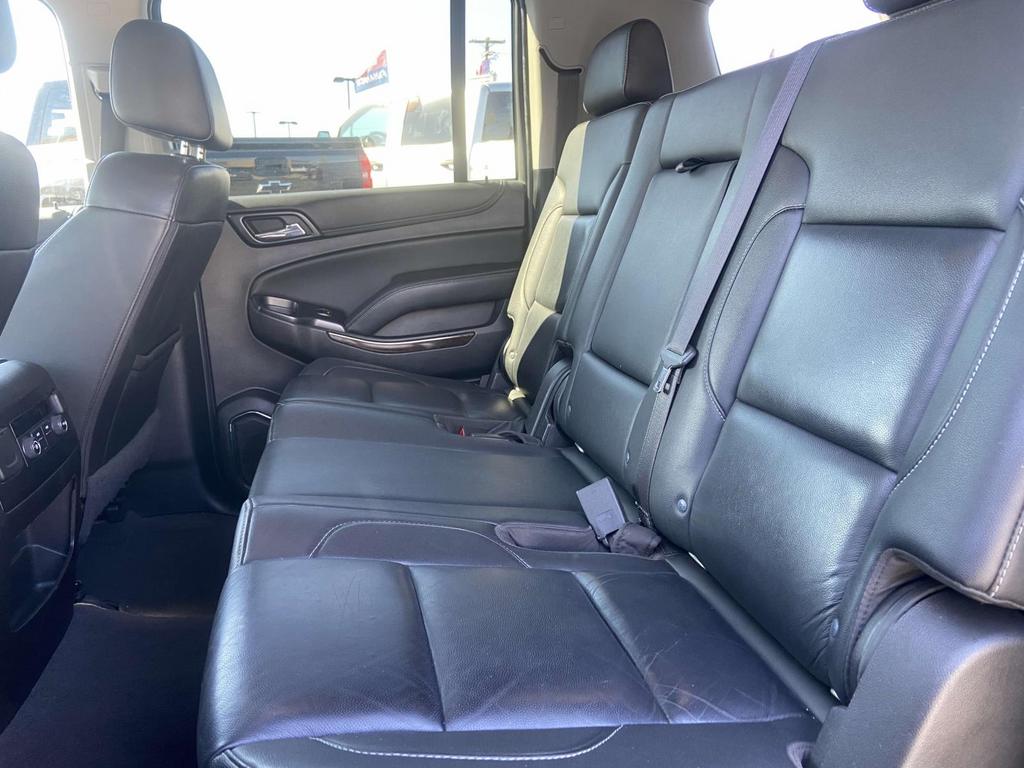 2019 Chevrolet Suburban 1500 LT photo
