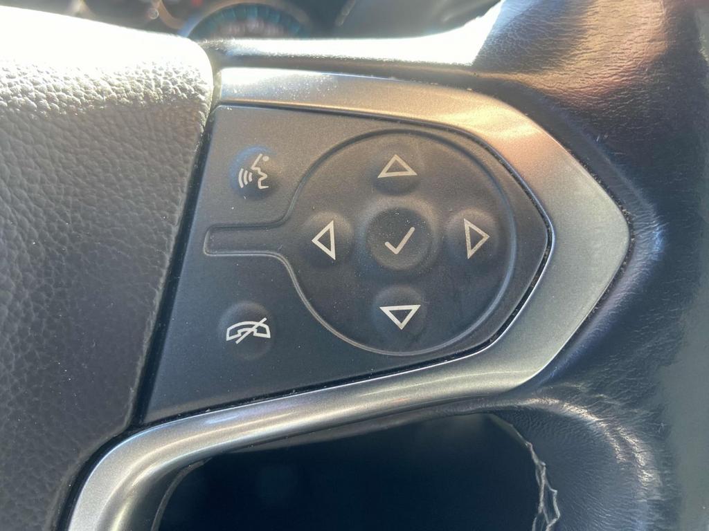 2019 Chevrolet Suburban 1500 LT photo