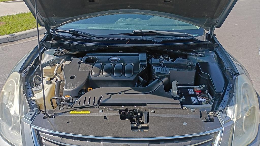 2012 Nissan Altima - $3,000