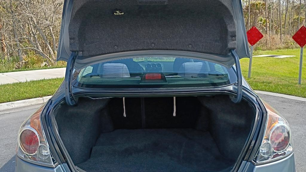 2012 Nissan Altima - $3,000