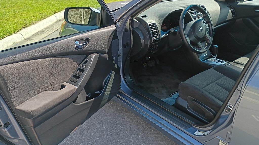 2012 Nissan Altima - $3,000