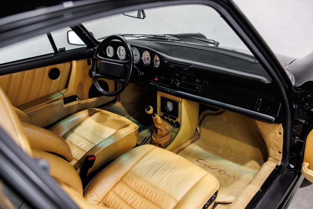 1988 Porsche 911 Carrera Turbo photo