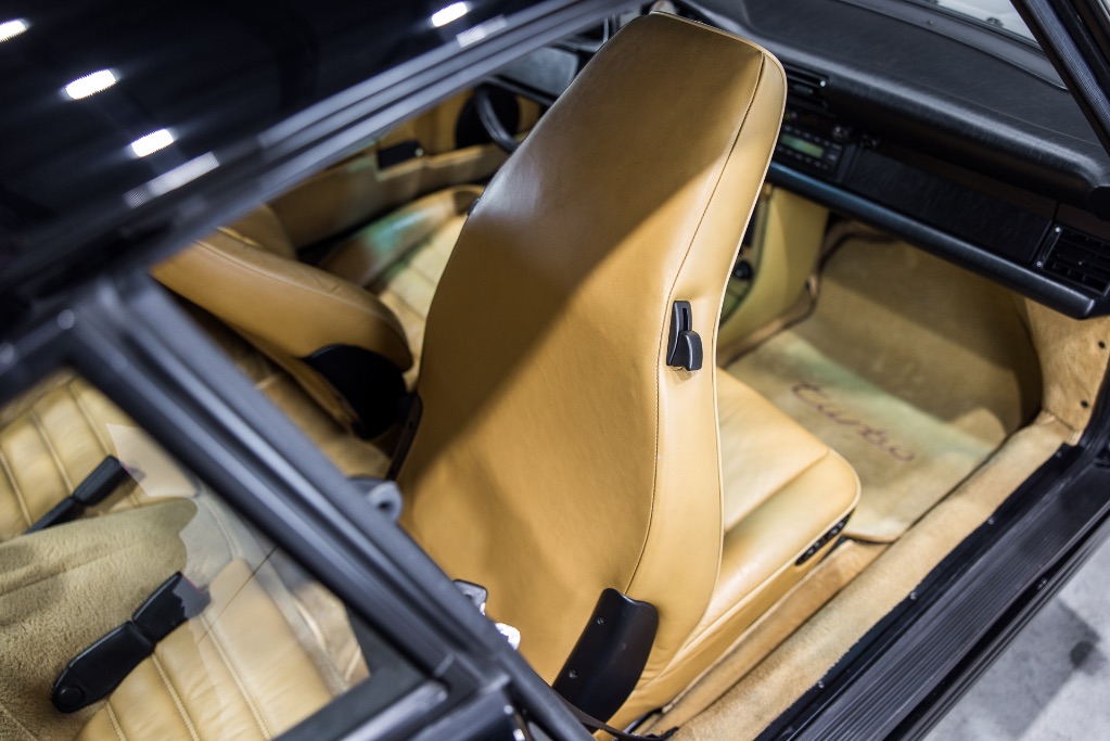1988 Porsche 911 Carrera Turbo photo