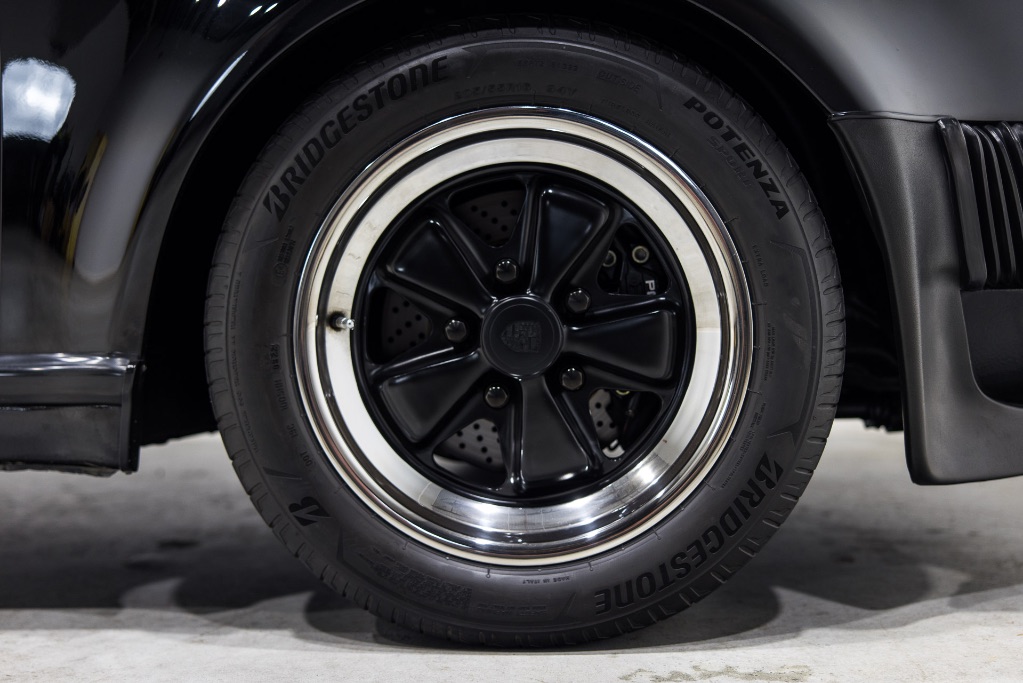 1988 Porsche 911 Carrera Turbo photo