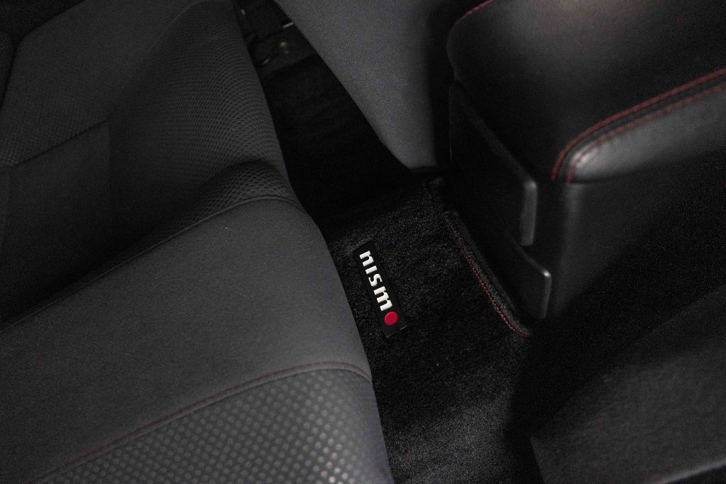 1999 Nissan SKYLINE
