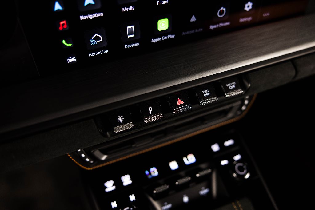 2022 Porsche 911 - $245,990