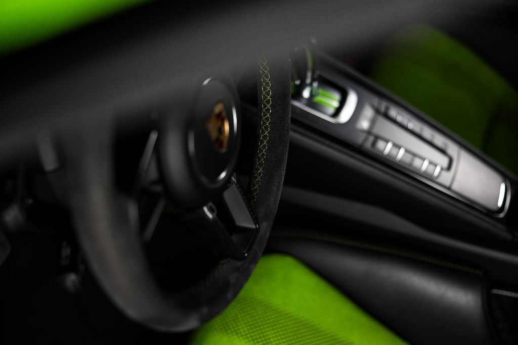 2019 Porsche 911 - $279,990