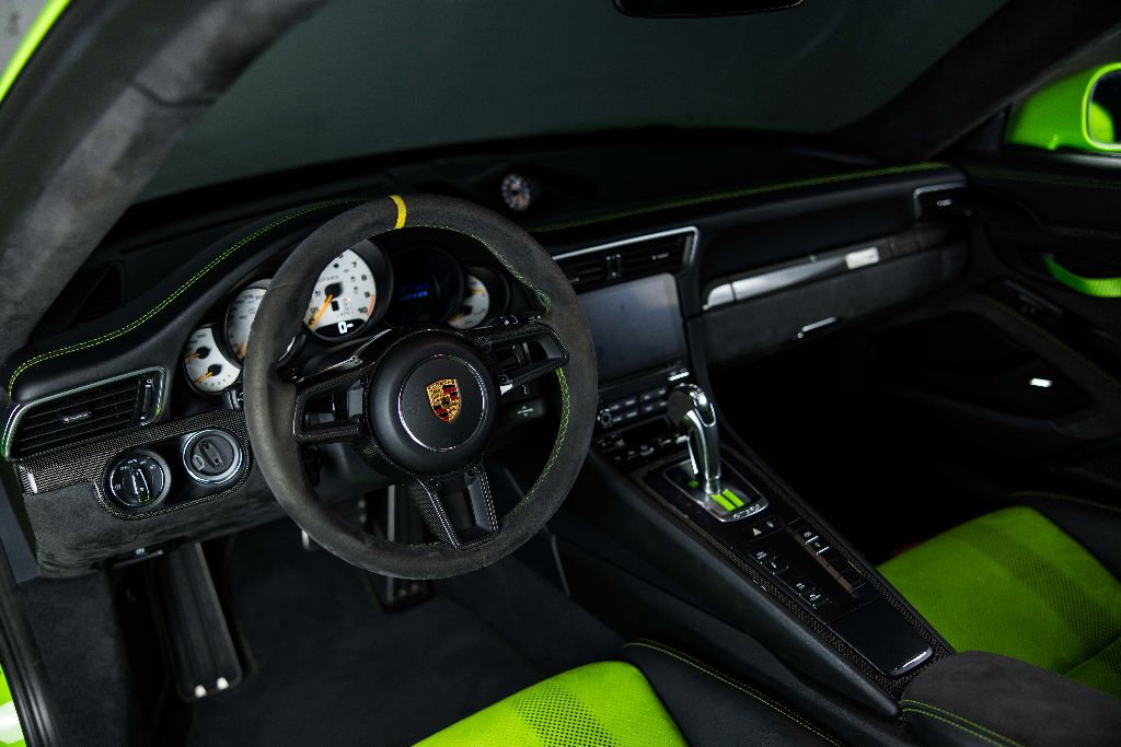 2019 Porsche 911 - $279,990