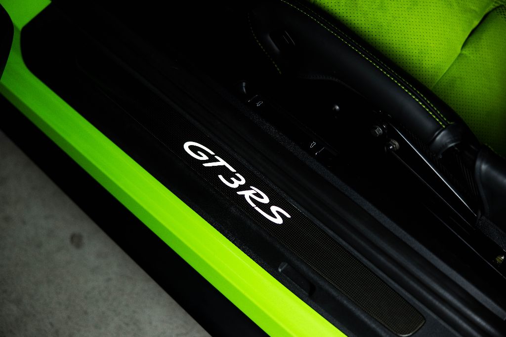 2019 Porsche 911 - $279,990