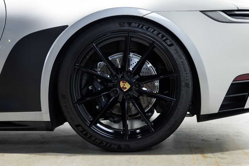 2023 Porsche 911 - $125,990
