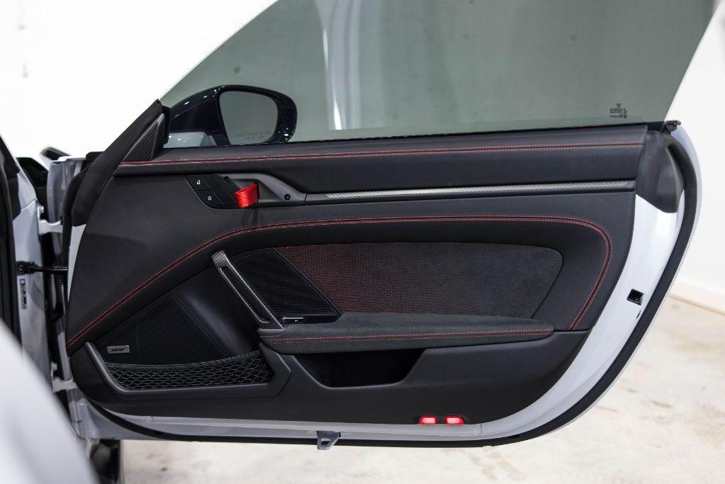 2024 Porsche 911 - $459,990