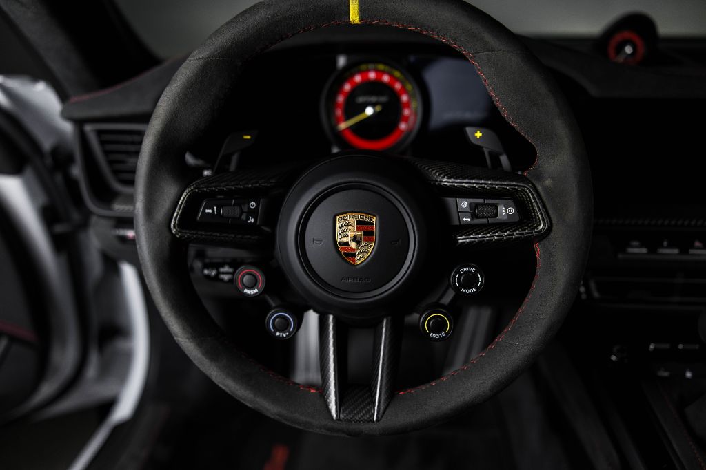 2024 Porsche 911 - $459,990