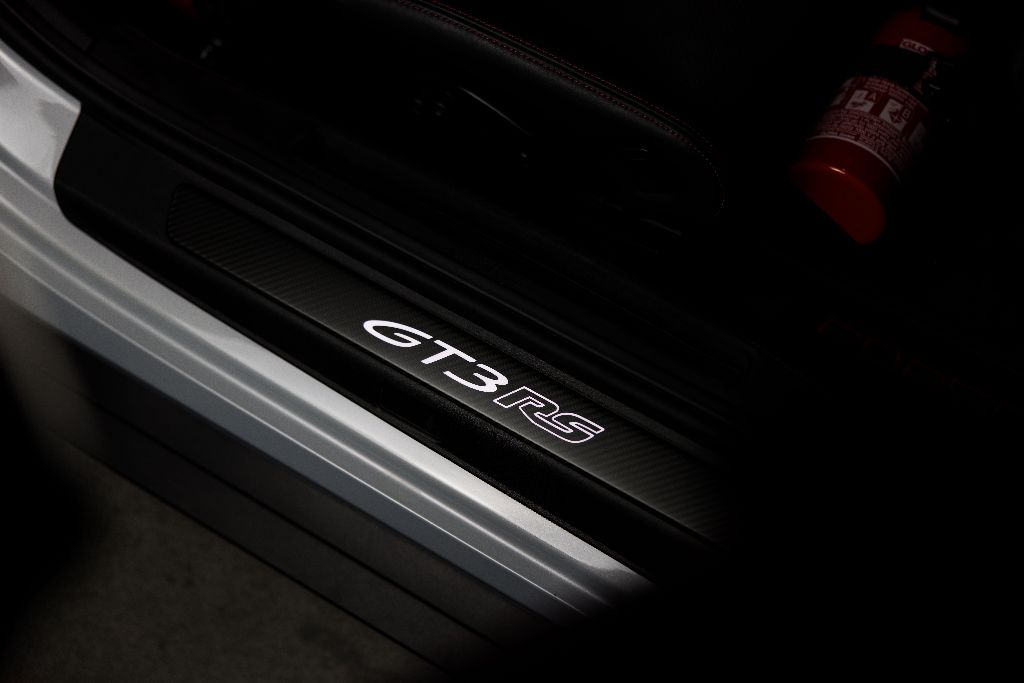 2024 Porsche 911 - $459,990