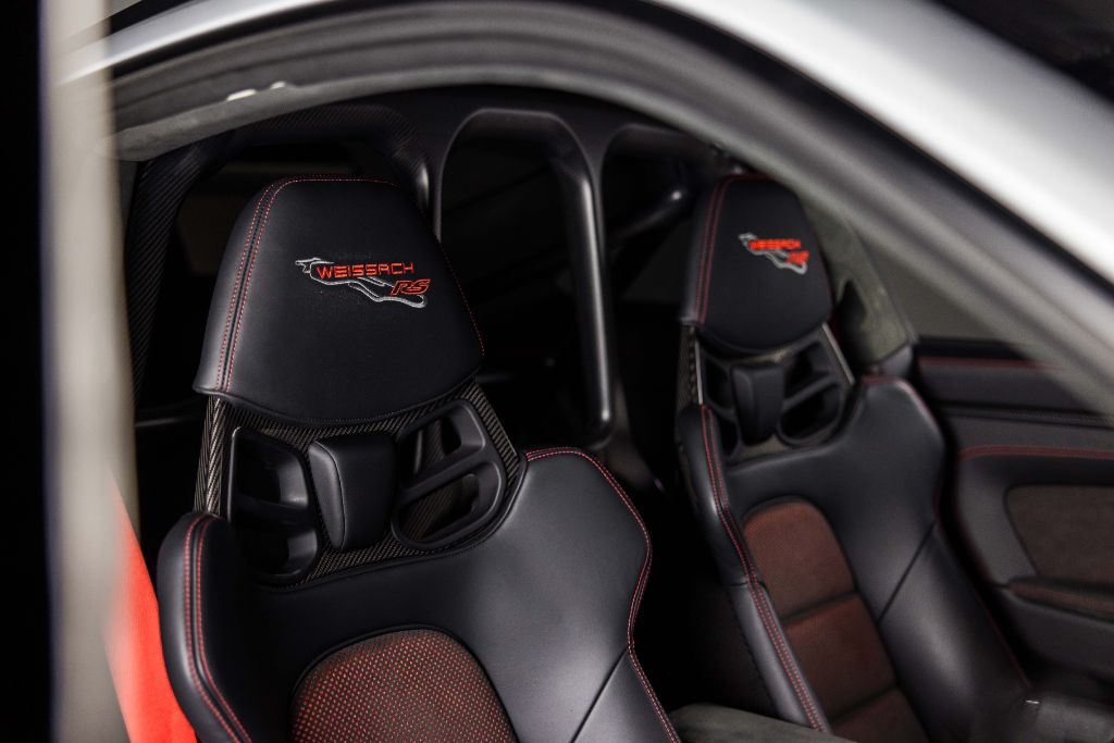 2024 Porsche 911 - $459,990