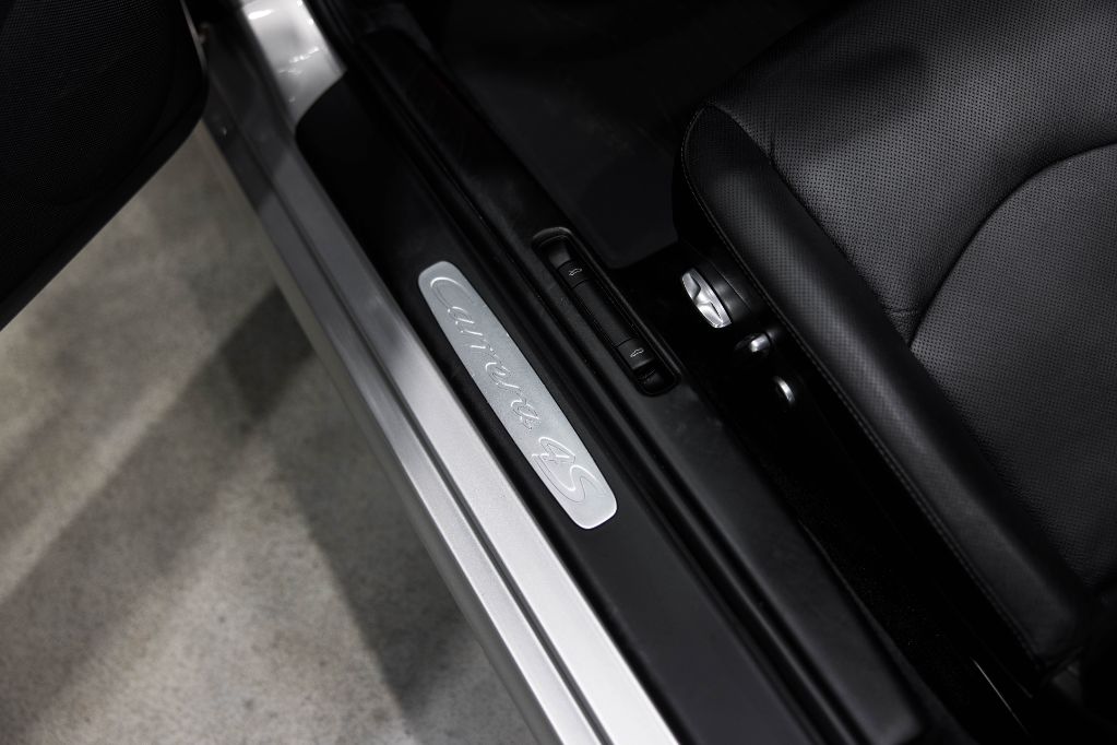 2009 Porsche 911 - $87,990