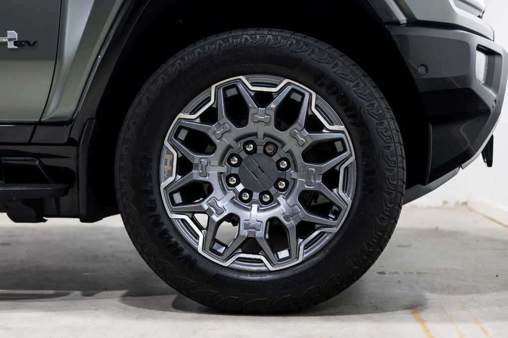 2024 GMC Hummer Ev Suv - $61,990