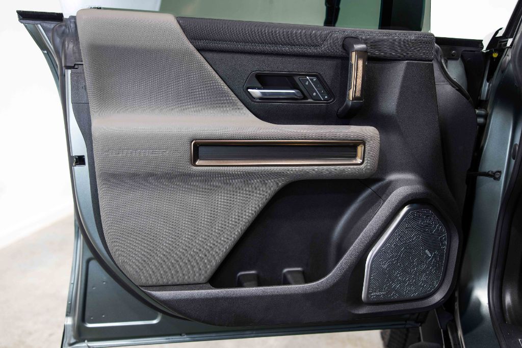 2024 GMC Hummer Ev Suv - $61,990