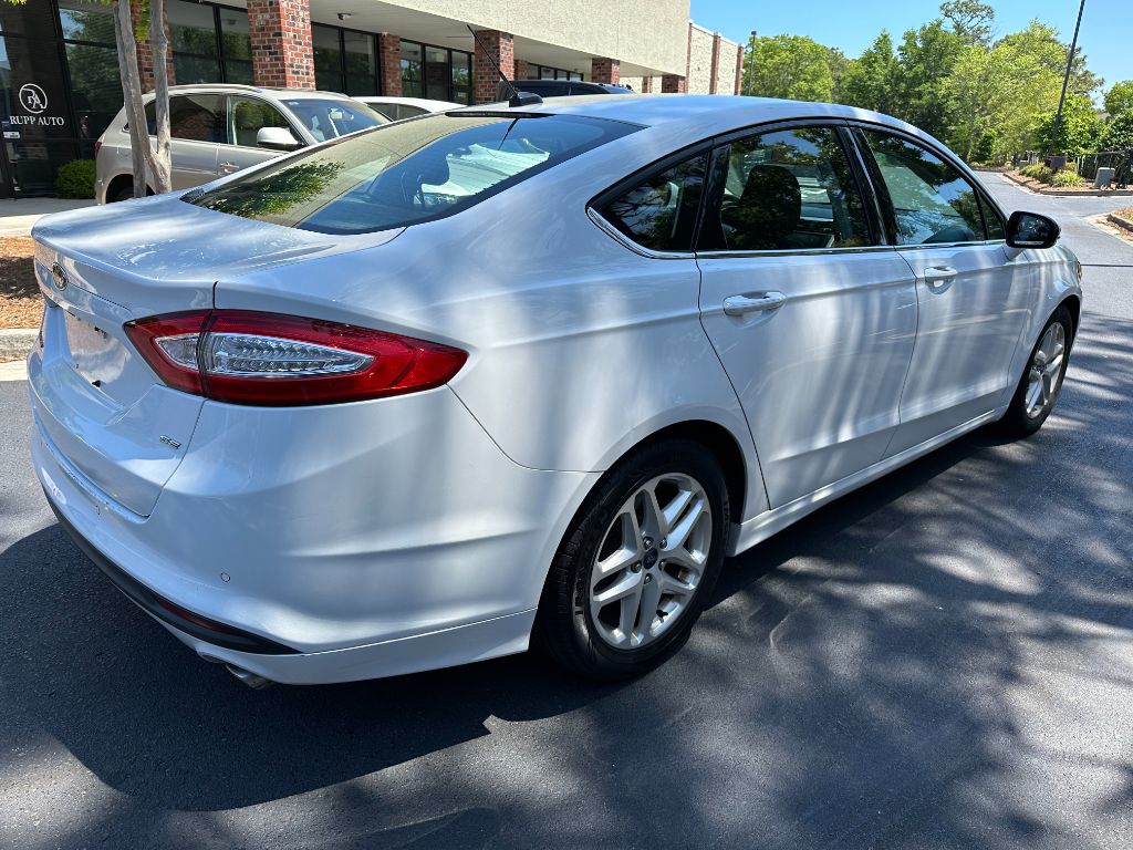 2016 Ford Fusion SE photo