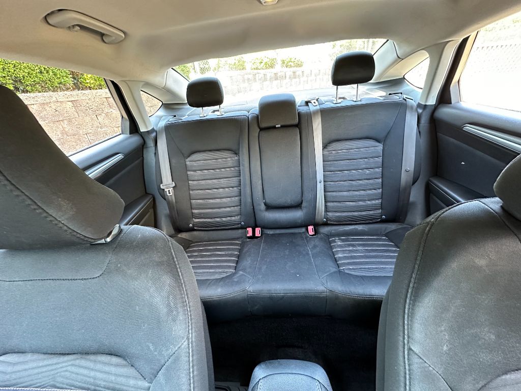 2016 Ford Fusion SE photo