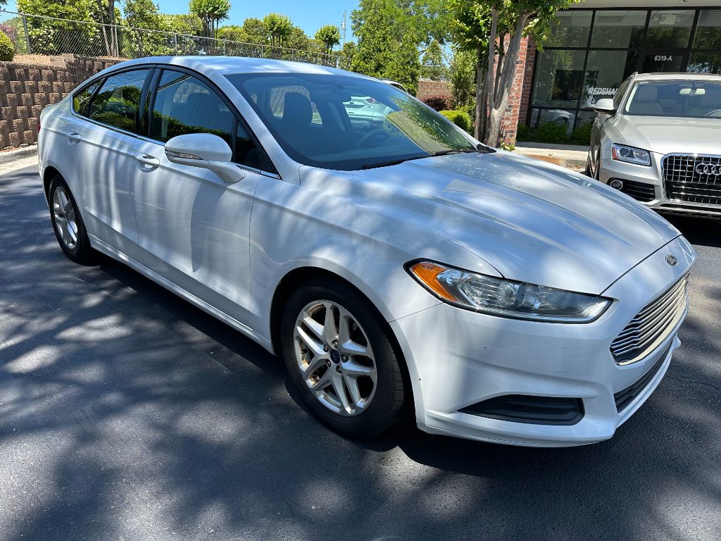 2016 Ford Fusion SE photo
