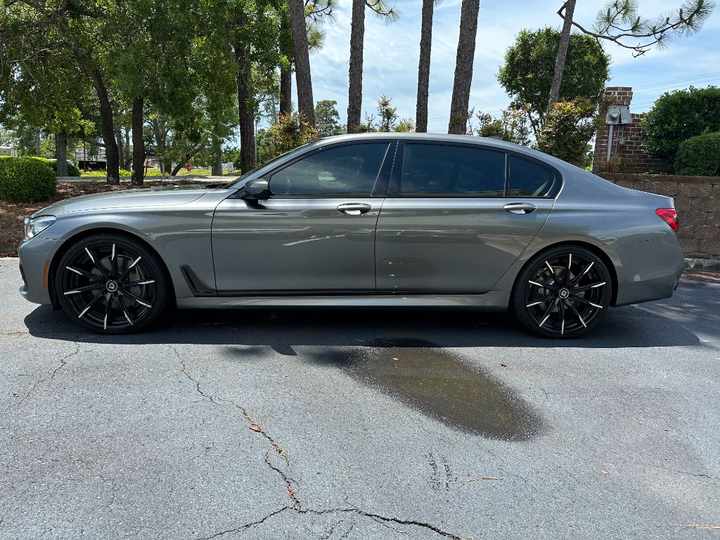 2018 BMW 7-Series 750i photo