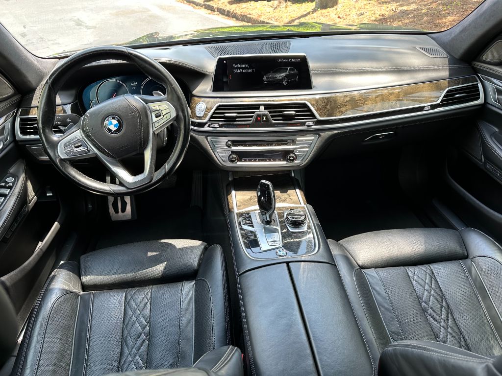 2018 BMW 7-Series 750i photo