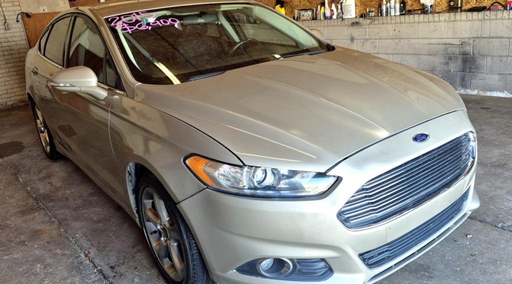 2015 Ford Fusion SE photo
