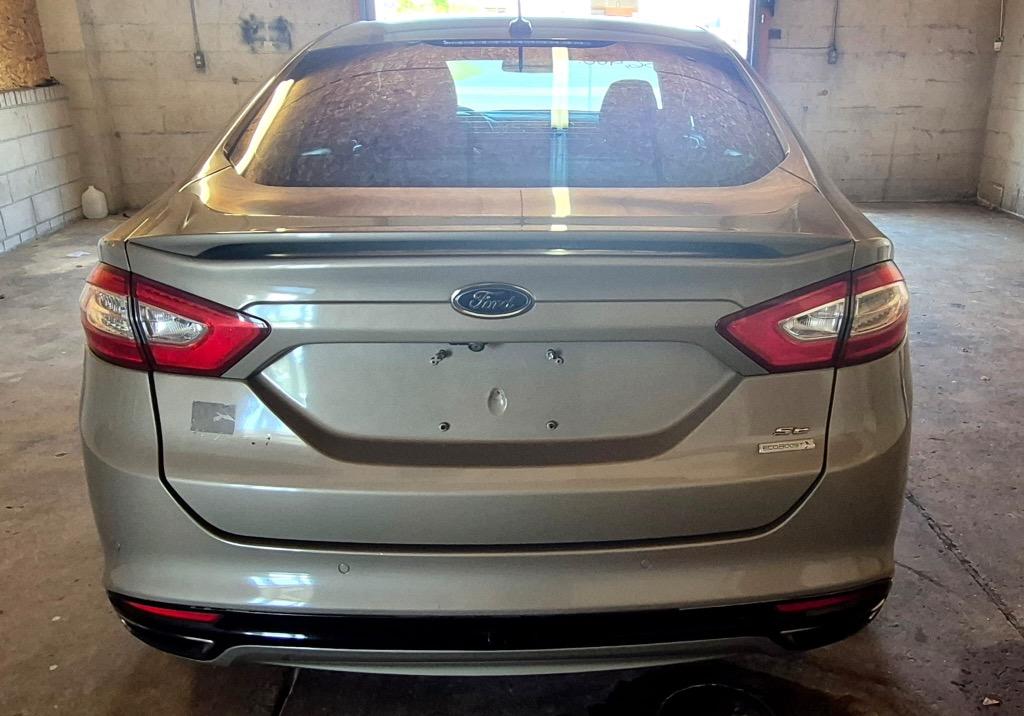 2015 Ford Fusion SE photo
