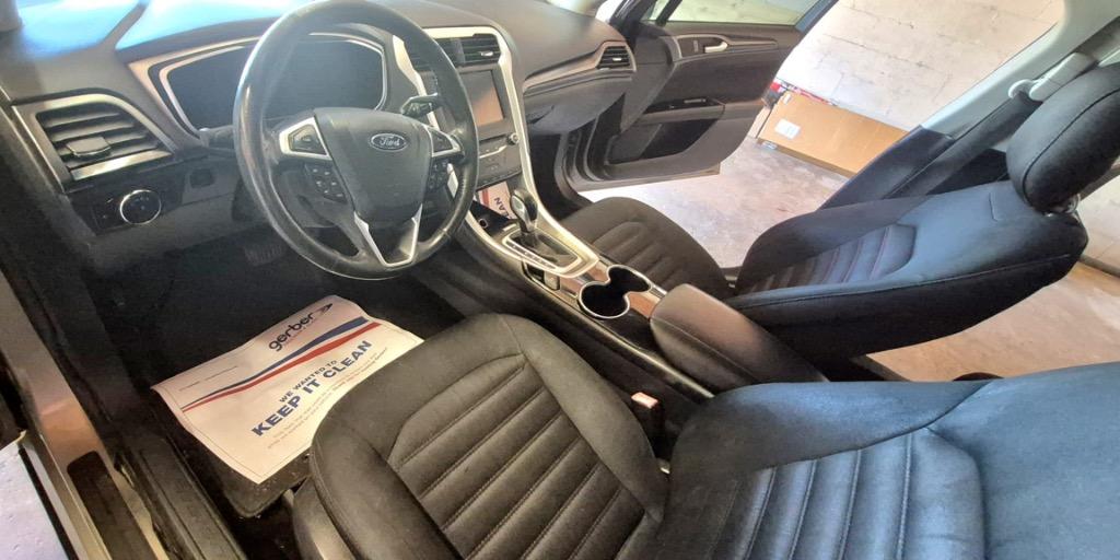 2015 Ford Fusion SE photo