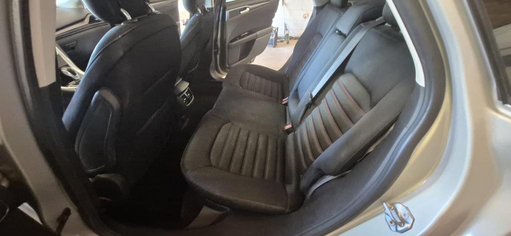 2015 Ford Fusion SE photo