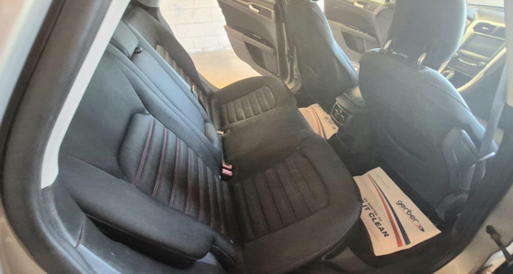2015 Ford Fusion SE photo