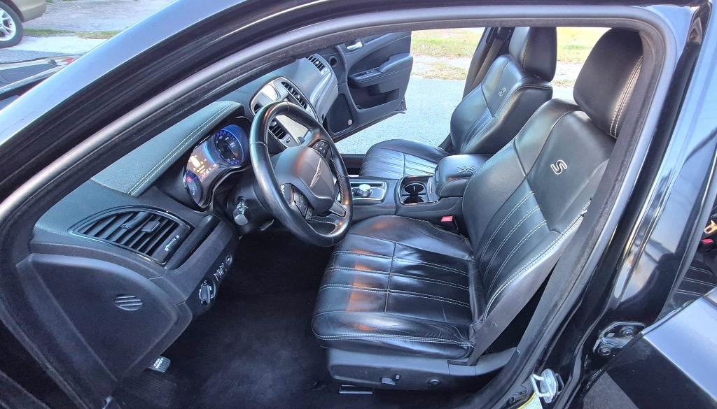 2015 Chrysler 300 S photo