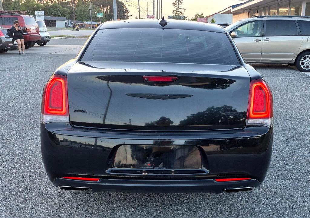 2015 Chrysler 300 S photo