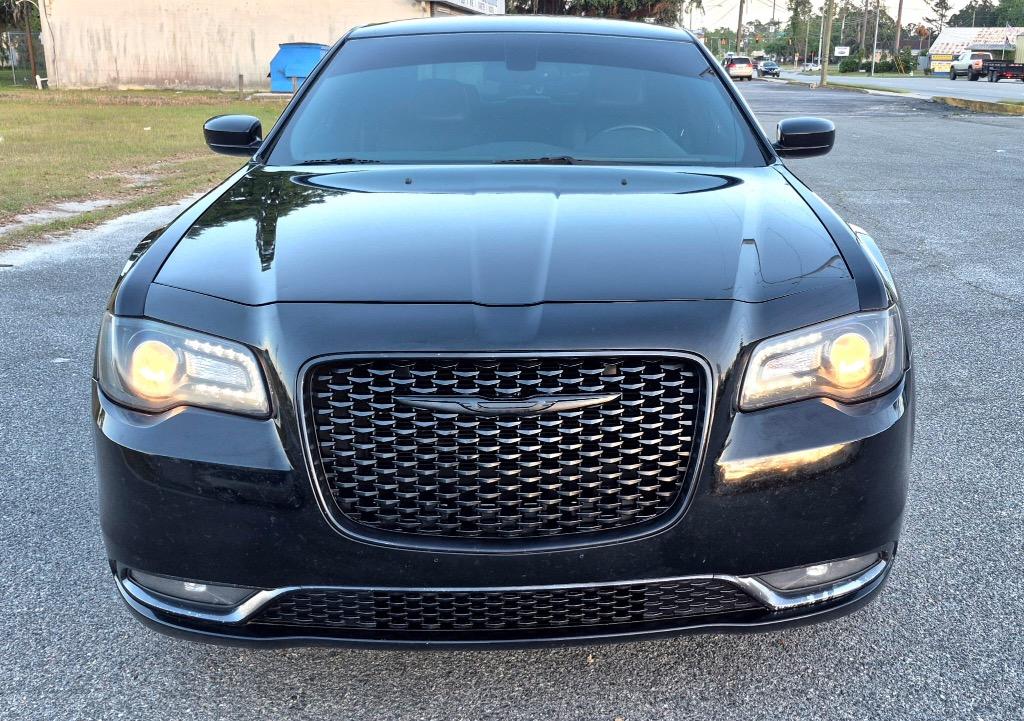 2015 Chrysler 300 S photo