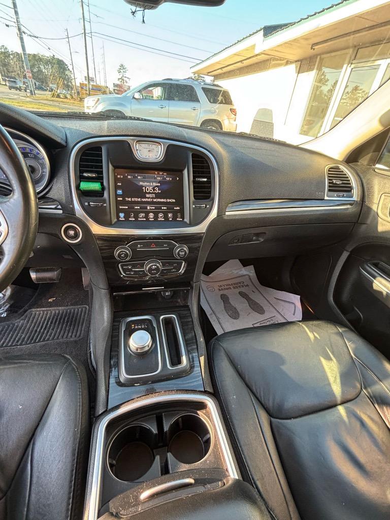 2015 Chrysler 300 Limited photo