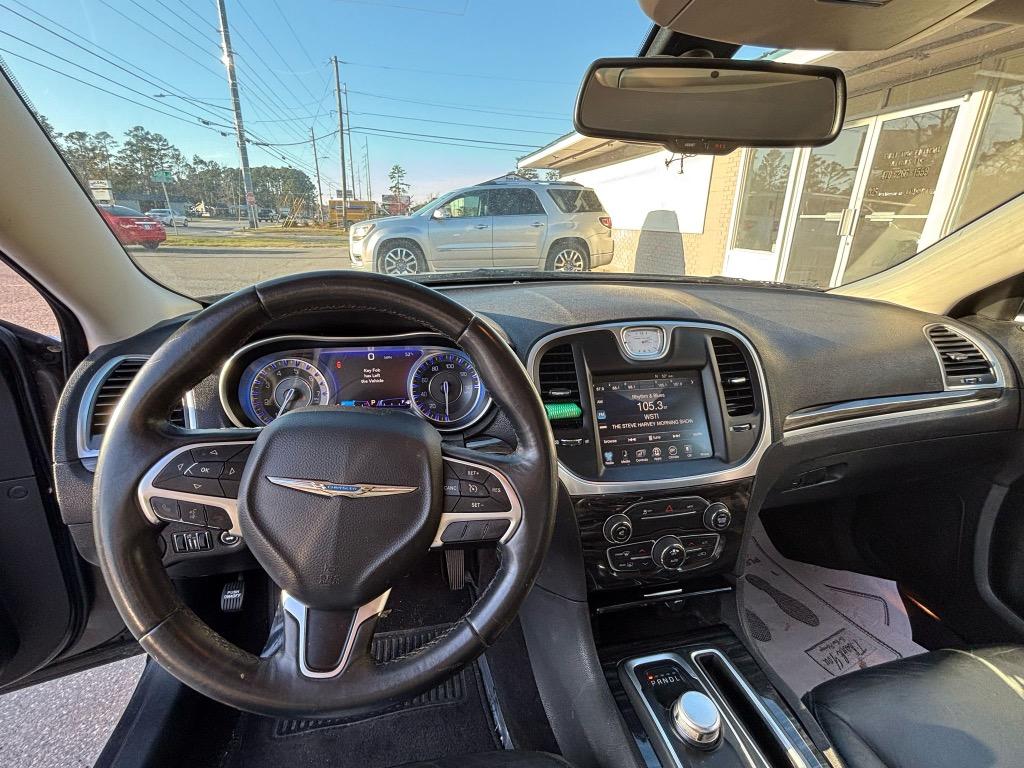 2015 Chrysler 300 Limited photo