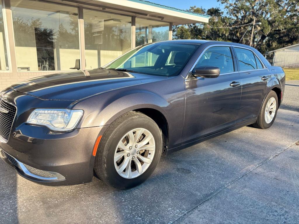 2015 Chrysler 300 Limited photo