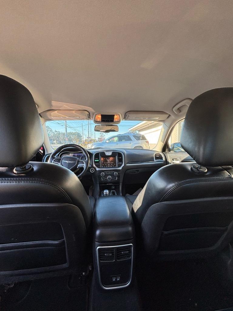 2015 Chrysler 300 Limited photo