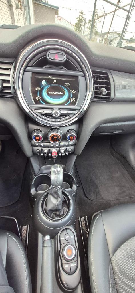 2017 MINI Cooper photo