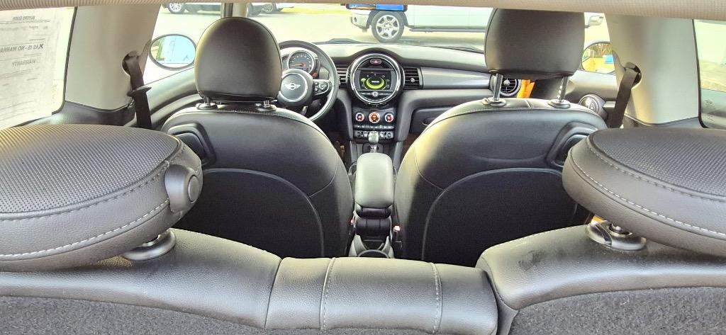 2017 MINI Cooper photo