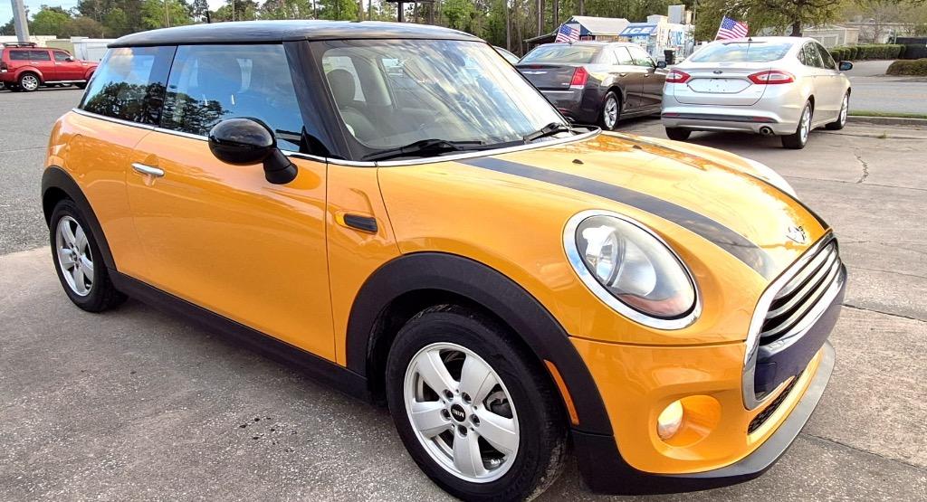 2017 MINI Cooper photo