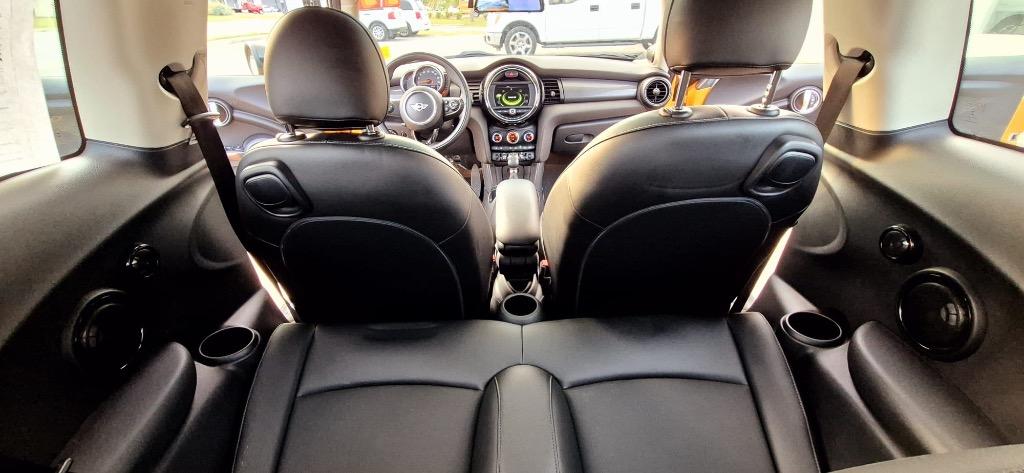 2017 MINI Cooper photo