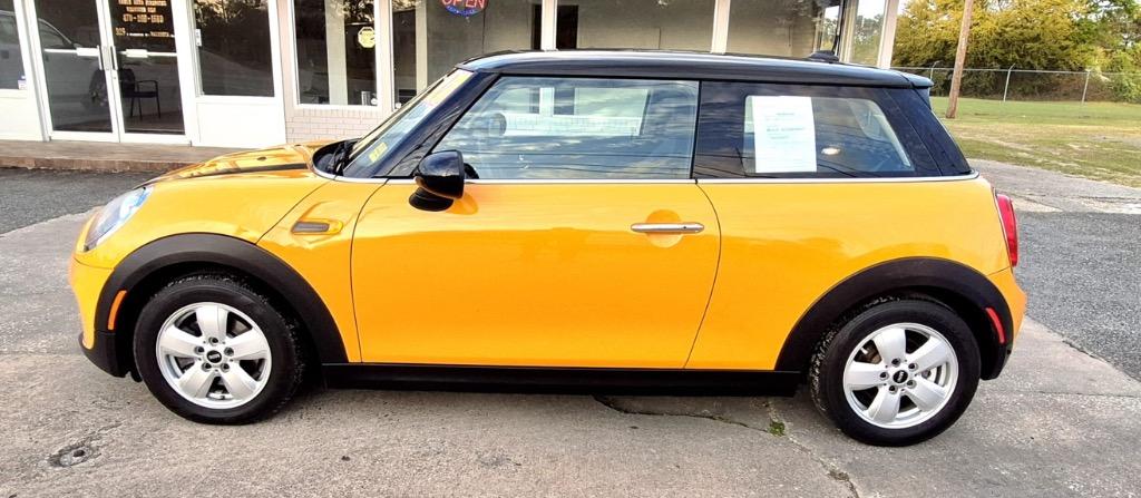 2017 MINI Cooper photo